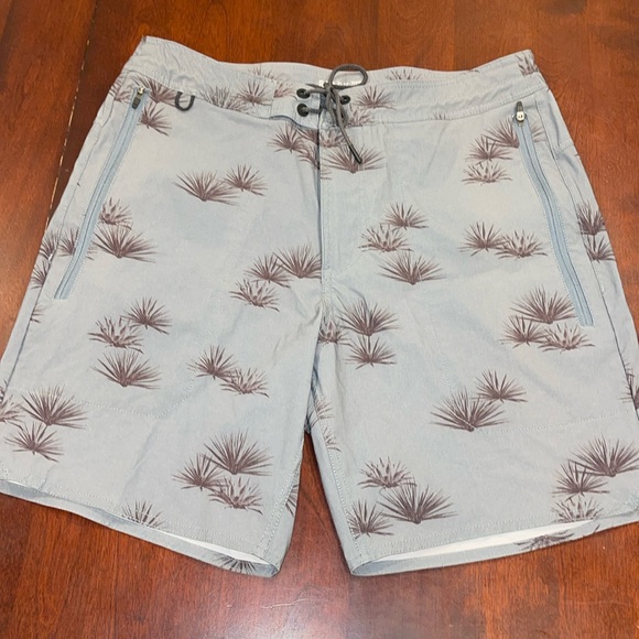 Roark Other - 27050 Roark layover trail short 3.0 EUC SZ 30 see pics for detail